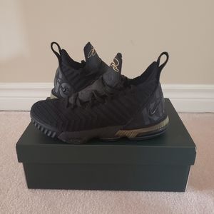Nike LeBron 16 Boys Black/Gold Basketball Shoes